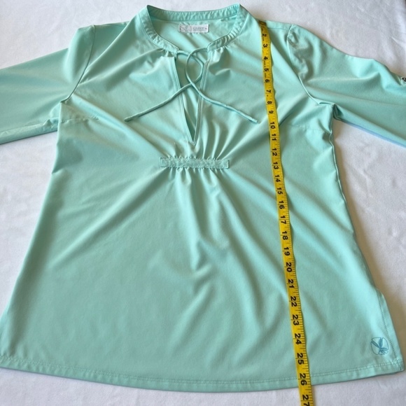 Carve Designs roll-up and snap sleeves, tie front lightweight top - Picture 6 of 11